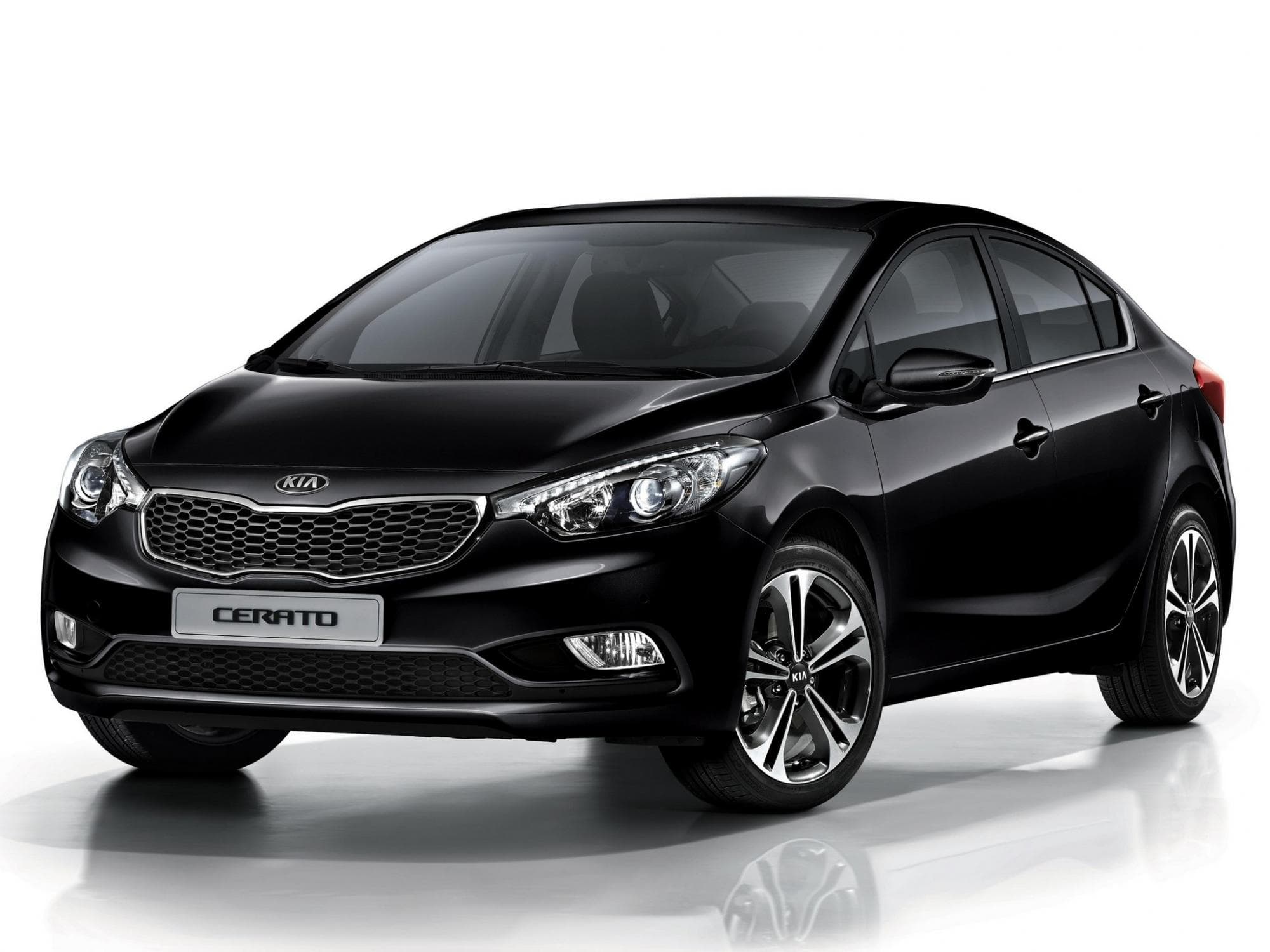 Черная Kia Cerato 2016