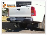 Фаркоп Aragon усиленный для Toyota Hilux (с защитой бампера) (2005-2008) № E6402FC