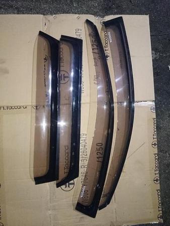 Дефлекторы окон оригинальные бронзовые для Toyota RAV4 (2012-2018) № WD451-X20ZC